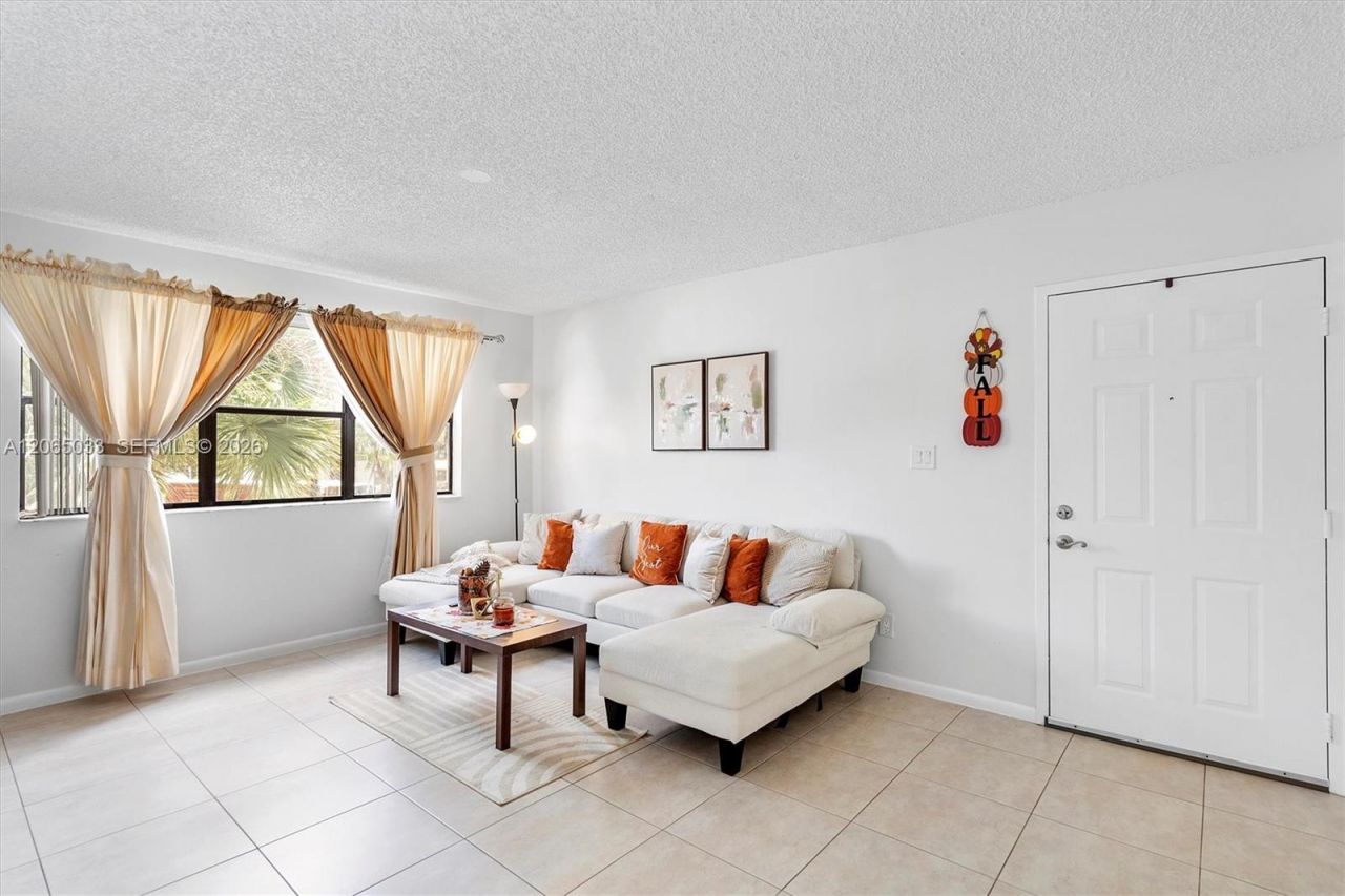 510 S Park Rd, Unit 25-10, Hollywood, FL 33021 Photo