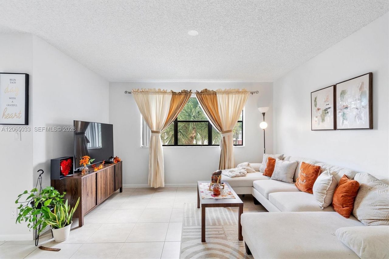 510 S Park Rd, Unit 25-10, Hollywood, FL 33021 Photo