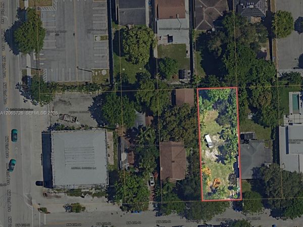 157 NW 45th St , Miami, FL 33127
