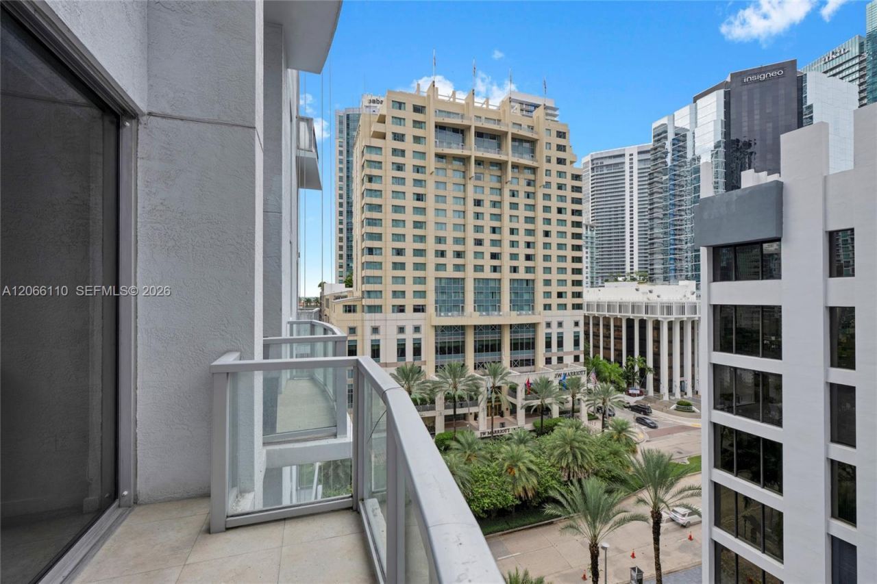 1060 Brickell Ave , Unit 815, Miami, FL 33131 Photo
