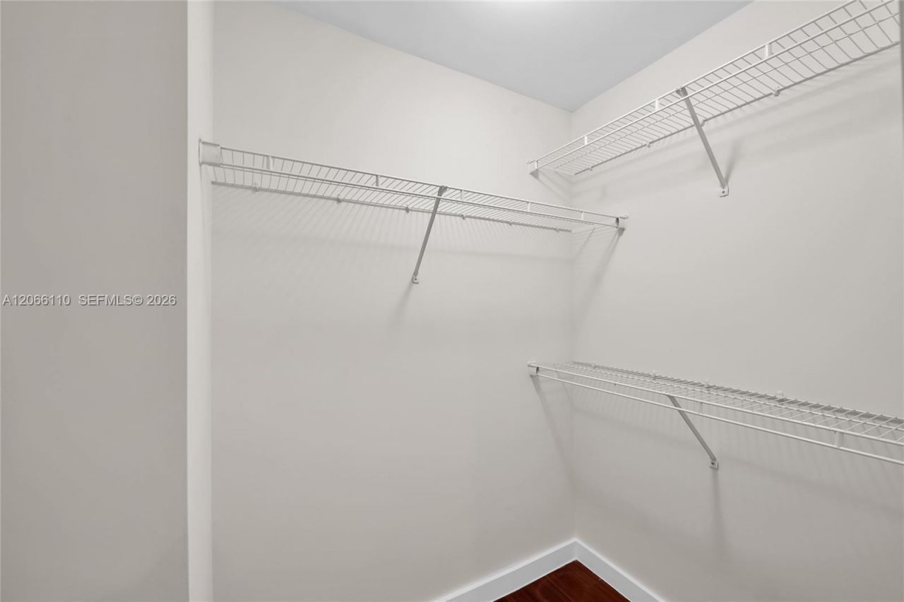 1060 Brickell Ave , Unit 815, Miami, FL 33131 Photo