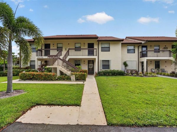 4626 E Lucerne Lakes Blvd E, Unit 202, Lake Worth, FL 33467