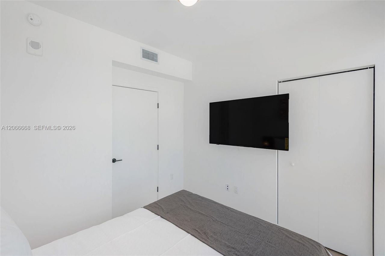 225 N Miami Ave , Unit 2801, Miami, FL 33128 Photo