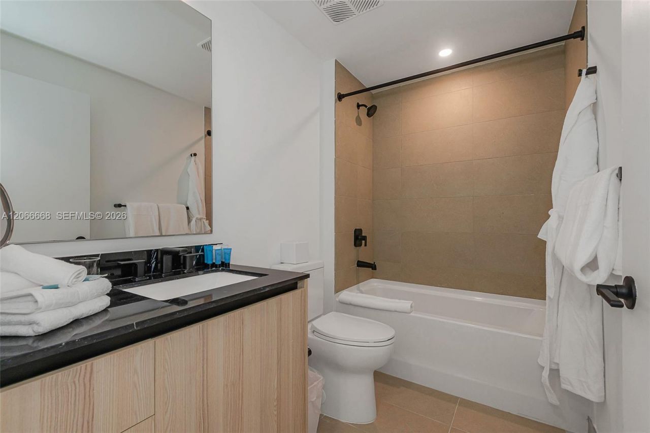 225 N Miami Ave , Unit 2801, Miami, FL 33128 Photo