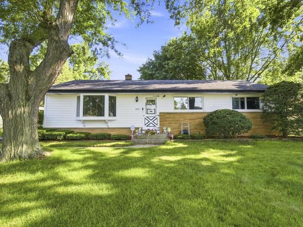 5805 W Fountain AVENUE, Milwaukee, WI 53223