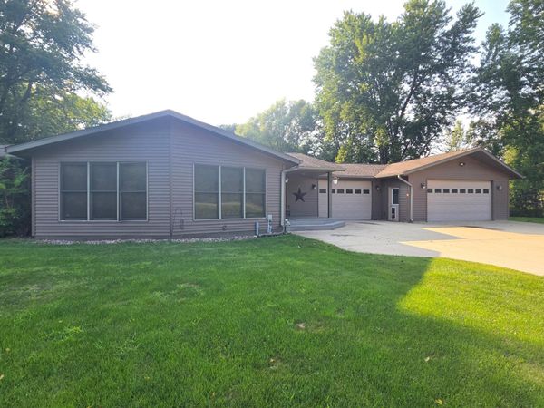 4488 Ferndale Road , Rushford, MN 55971