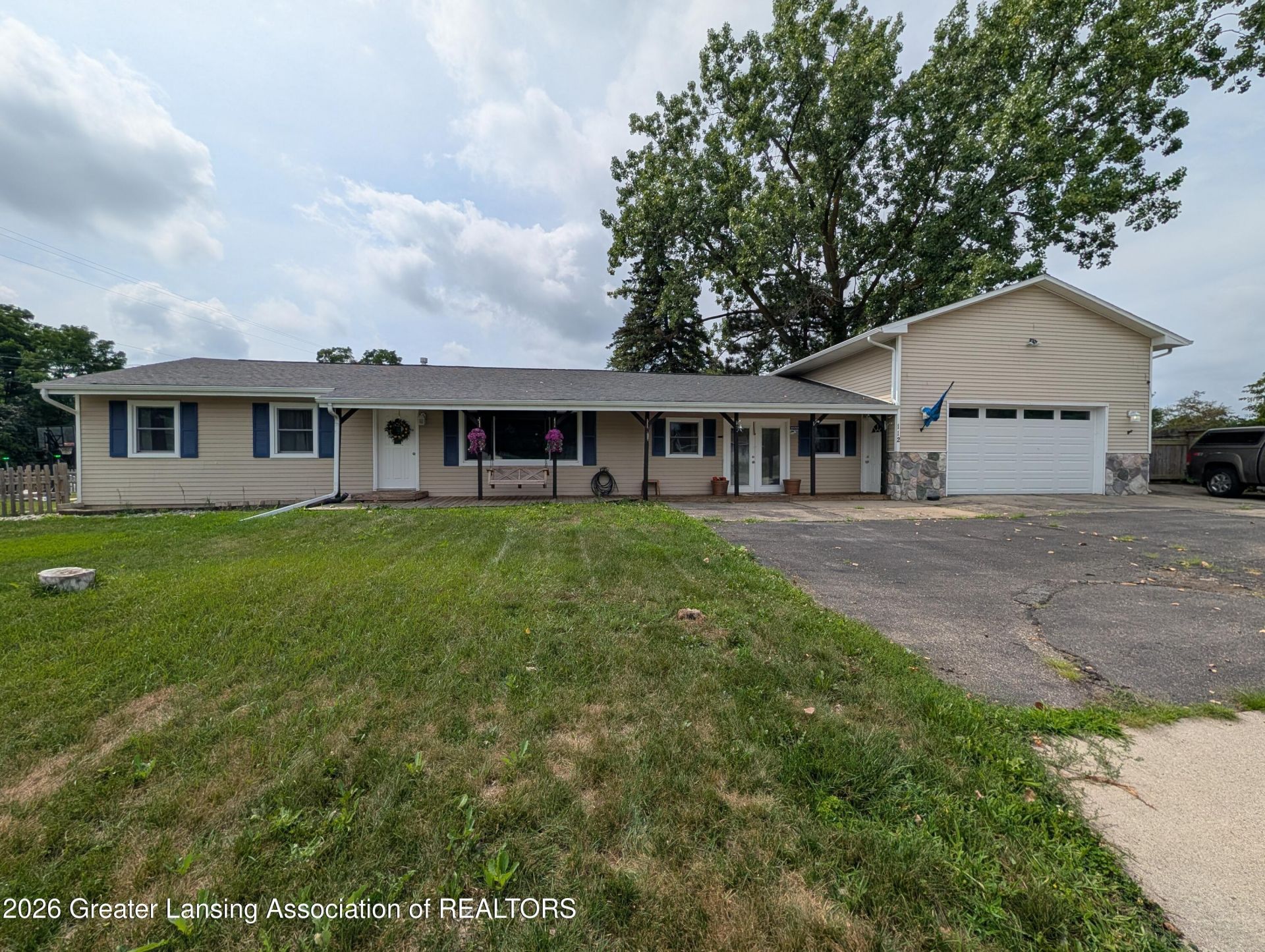 112 E Webb Drive, Dewitt, MI 48820 Main Photo