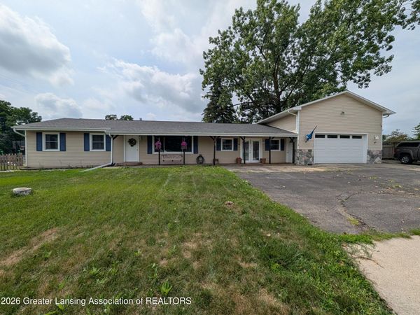 112 E Webb Drive, DeWitt, MI 48820