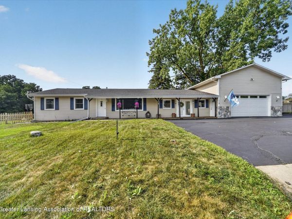112 E Webb Drive, DeWitt, MI 48820