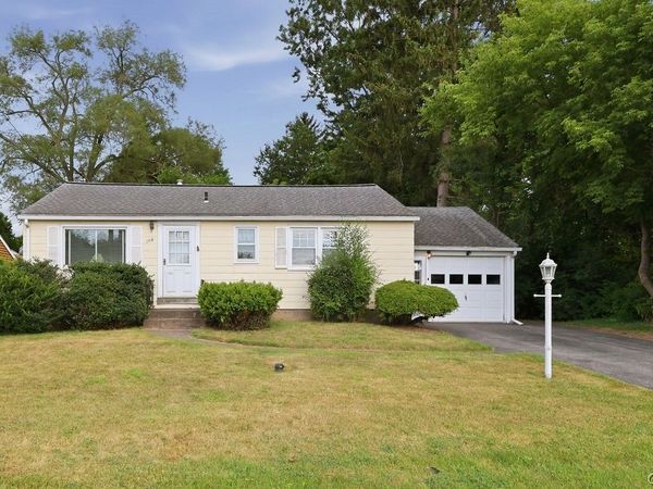 108 Gray Avenue , Liverpool, NY 13088