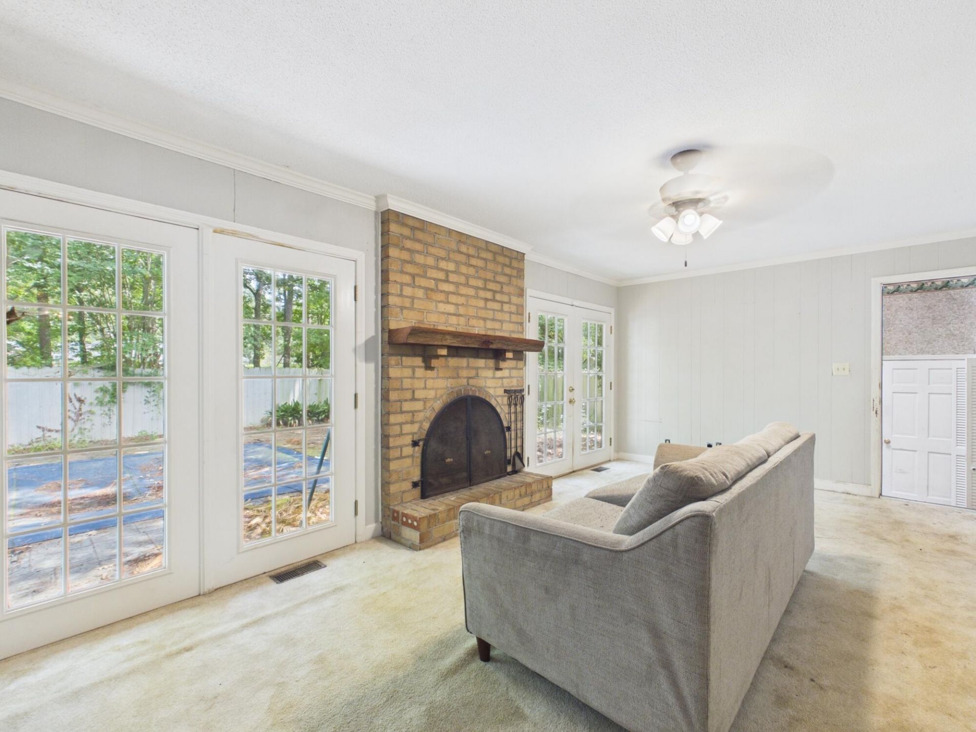 102 Candlewood Court Photo 11
