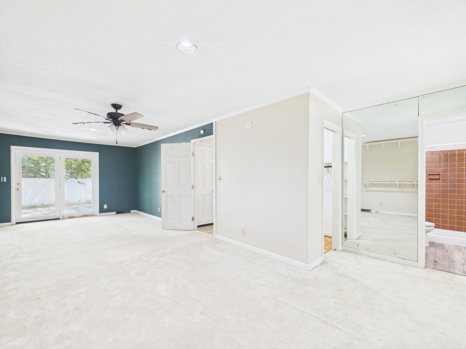 102 Candlewood Court Photo 17