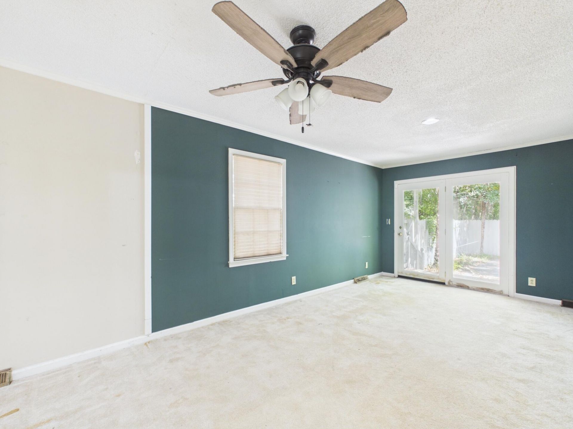 102 Candlewood Court Photo 20