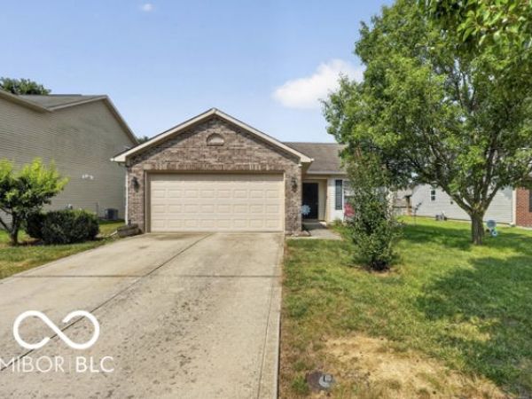 160 Thistlewood Drive , Greenfield, IN 46140