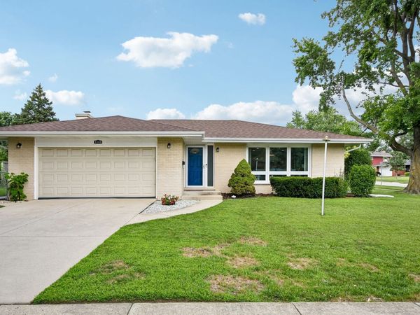 3500 Plum Grove Drive , Rolling Meadows, IL 60008