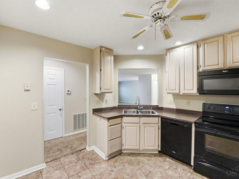 6288 Eagles Lake Dr, Cincinnati, OH 45248 Photo 13