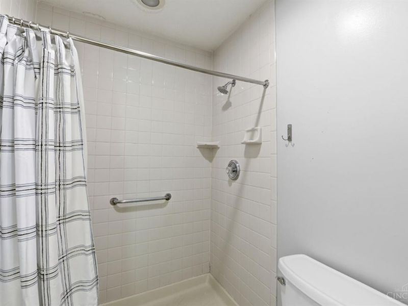 6288 Eagles Lake Dr, Cincinnati, OH 45248 Photo 21