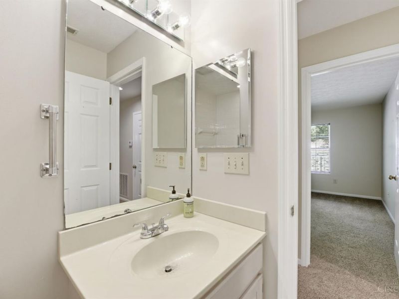 6288 Eagles Lake Dr, Cincinnati, OH 45248 Photo 26