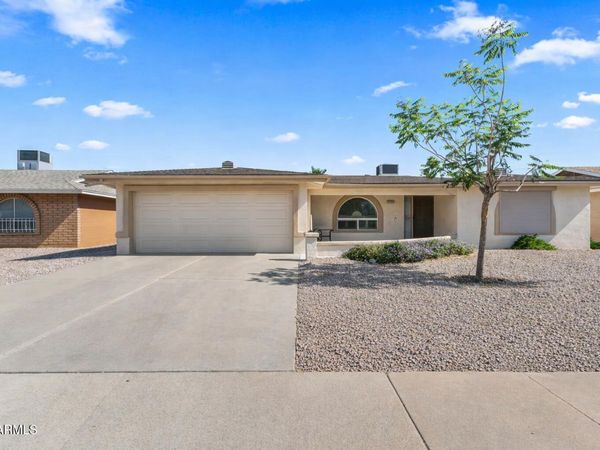 4256 E DOLPHIN Avenue, Mesa, AZ 85206
