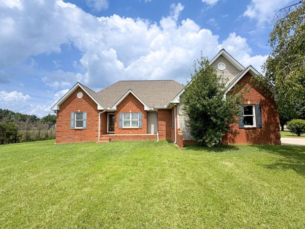 6606 Highway 52 W, Lafayette, TN 37083