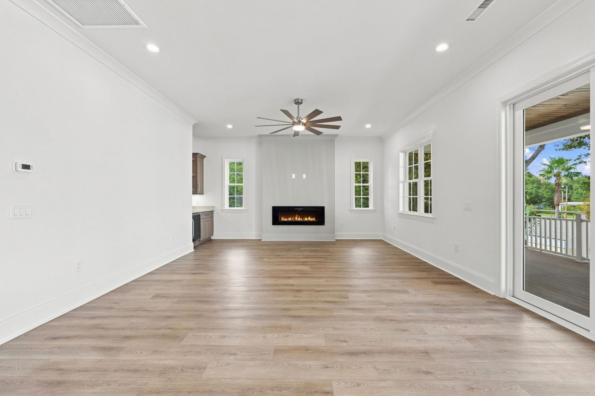 428 Vista Dr. Photo 14