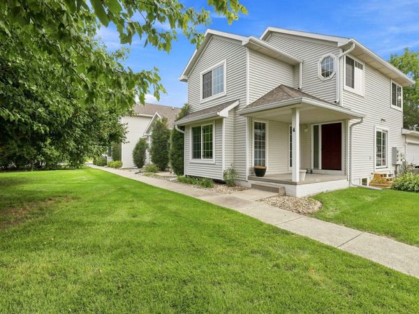555 SE Laurel St #4, Waukee, IA 50263
