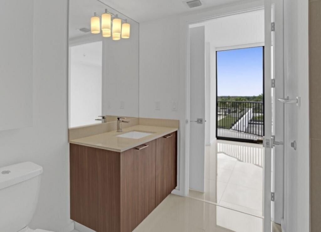 5252 NW 85th Avenue, Unit 1208, Doral, FL 33166 Photo