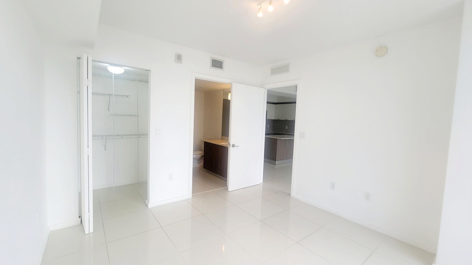 5252 NW 85th Avenue, Unit 1208, Doral, FL 33166 Photo