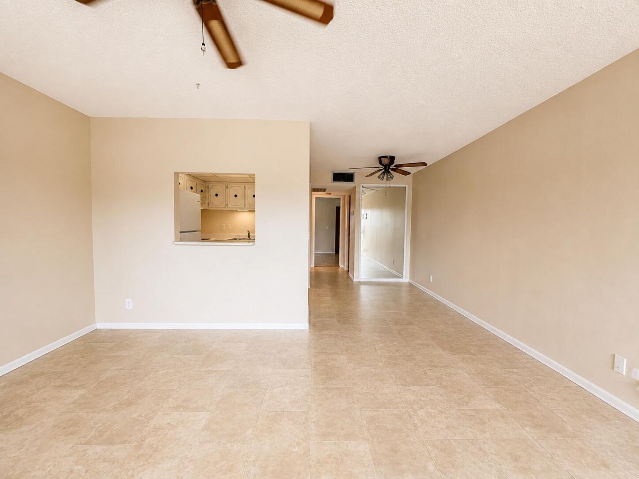 555 Purdy Lane, Unit 309, Palm Springs, FL 33461 Photo