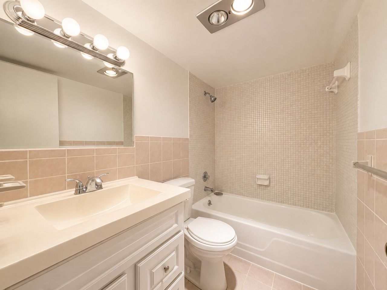 555 Purdy Lane, Unit 309, Palm Springs, FL 33461 Photo