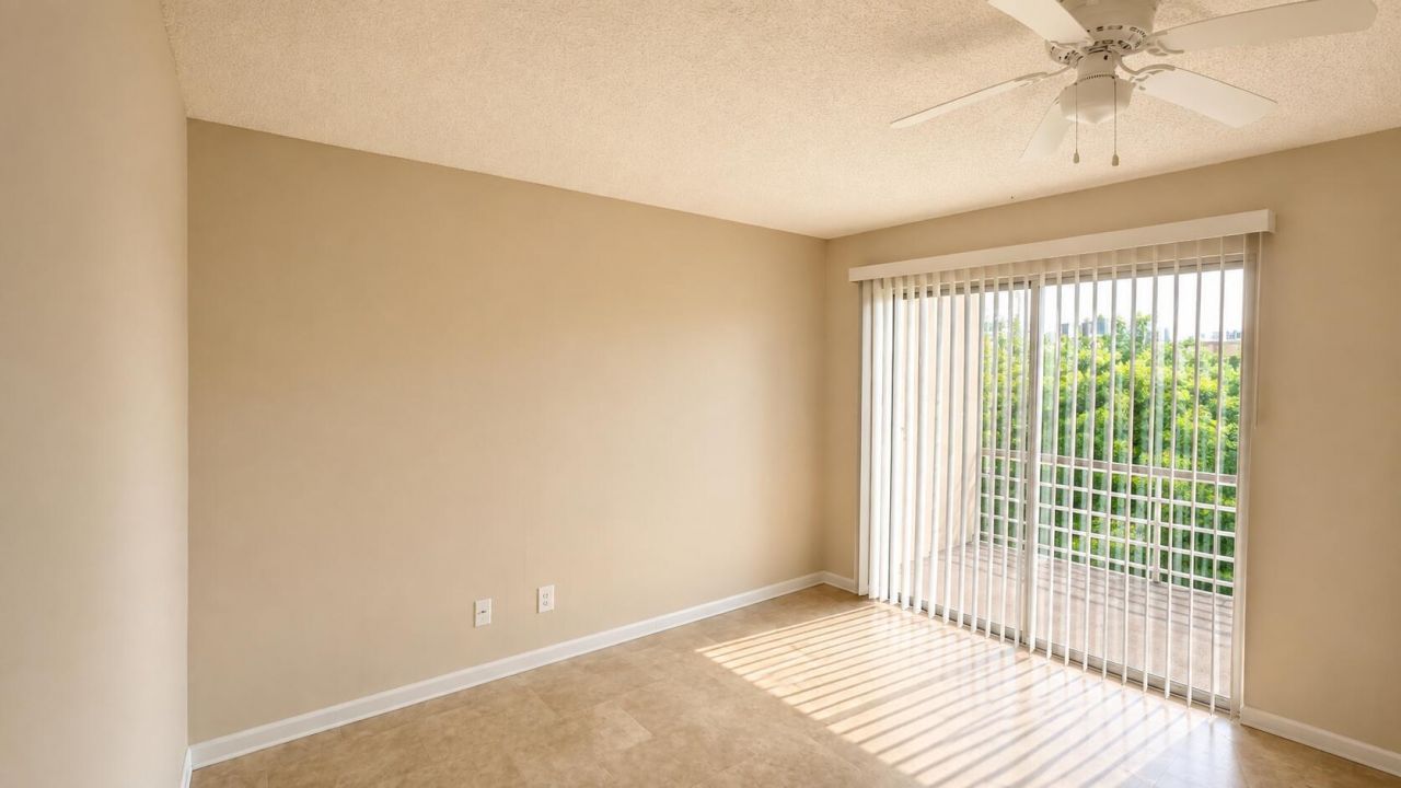 555 Purdy Lane, Unit 309, Palm Springs, FL 33461 Photo