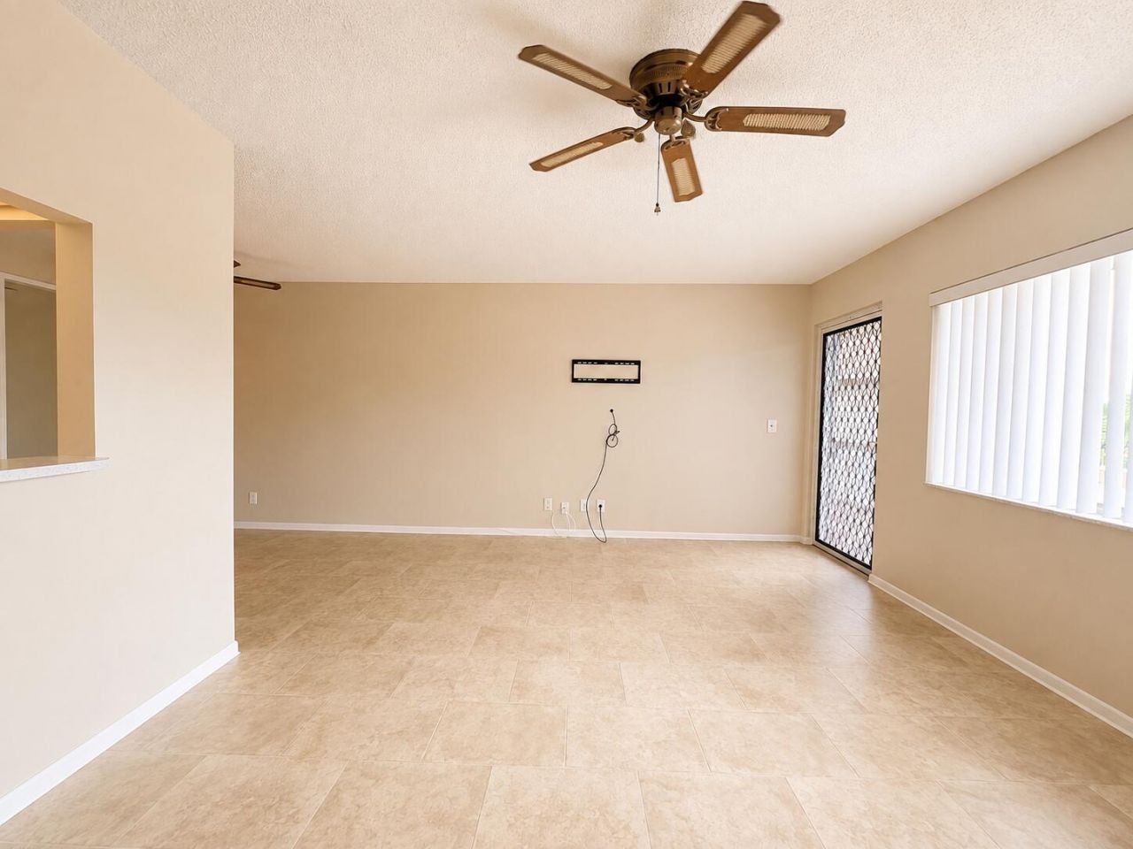 555 Purdy Lane, Unit 309, Palm Springs, FL 33461 Photo