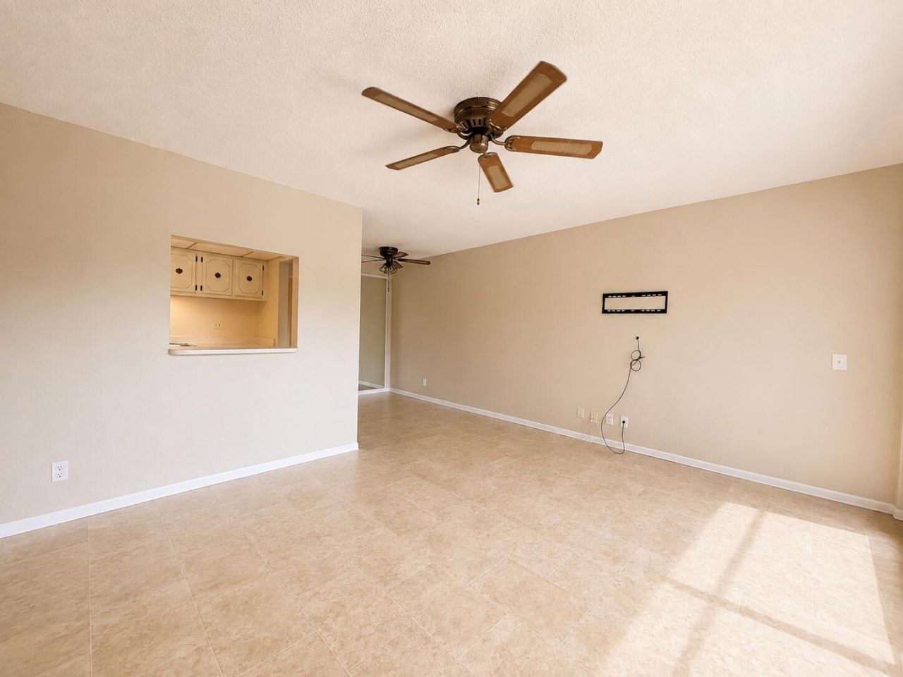 555 Purdy Lane, Unit 309, Palm Springs, FL 33461 Photo