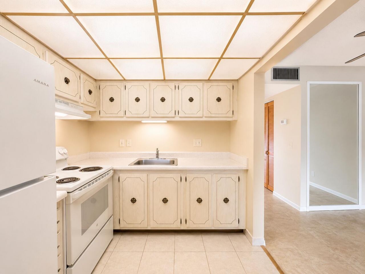 555 Purdy Lane, Unit 309, Palm Springs, FL 33461 Photo