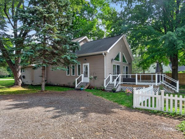 1113 Napoleon Road, Jackson, MI 49201