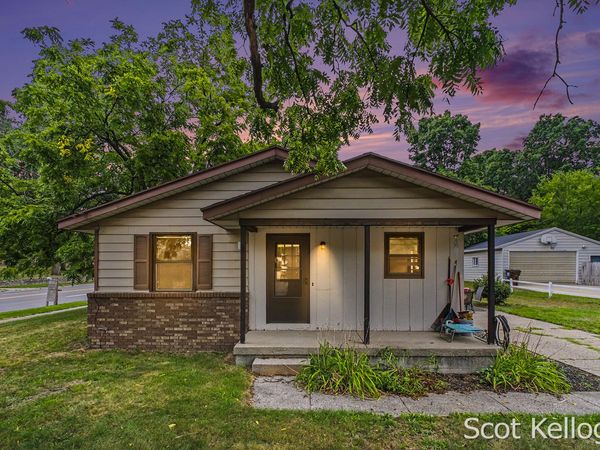 3822-3824 Burlingame Avenue SW, Wyoming, MI 49509
