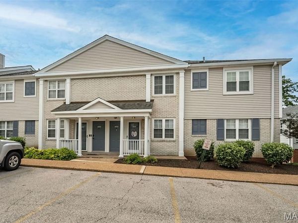 9122 Eager Road , Brentwood, MO 63144