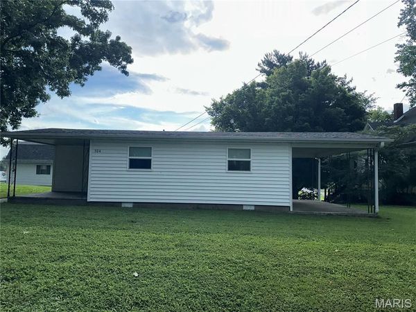 302 & 304 S Charles Street, Steeleville, IL 62288