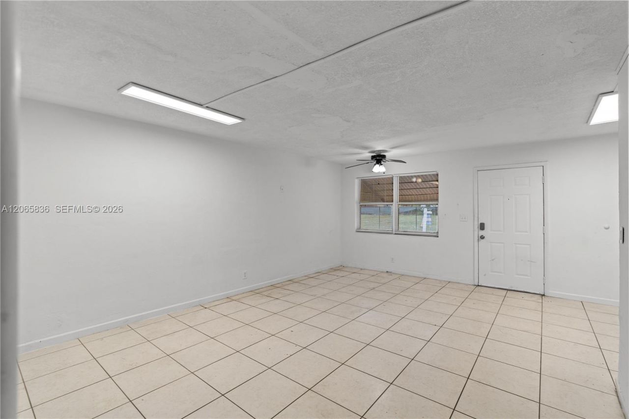 125 SE 2nd Ter, Hallandale Beach, FL 33009 Photo