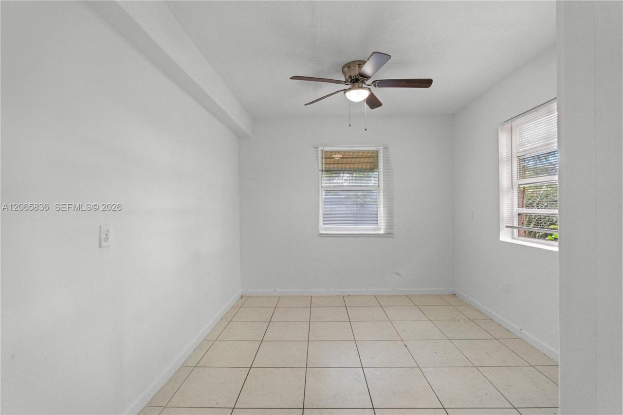 125 SE 2nd Ter, Hallandale Beach, FL 33009 Photo