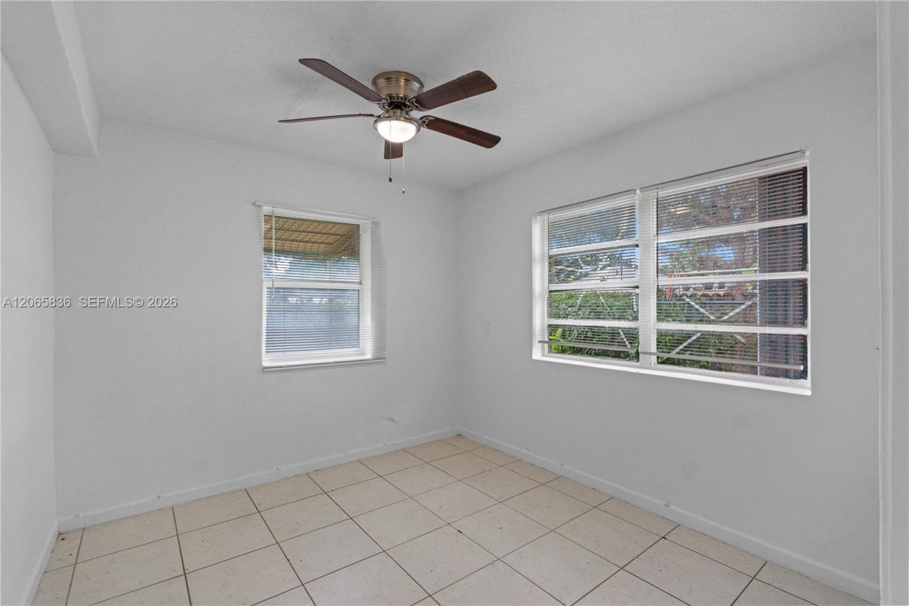125 SE 2nd Ter, Hallandale Beach, FL 33009 Photo
