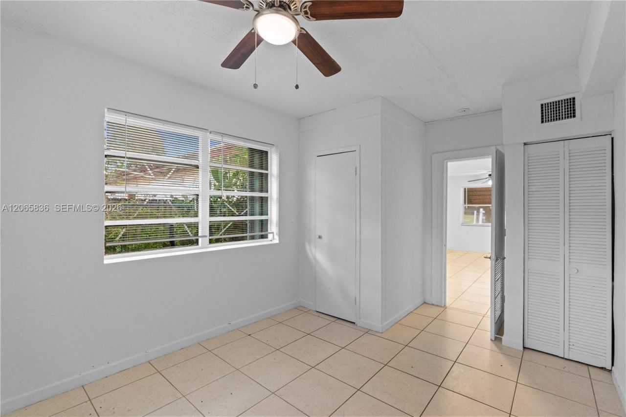 125 SE 2nd Ter, Hallandale Beach, FL 33009 Photo