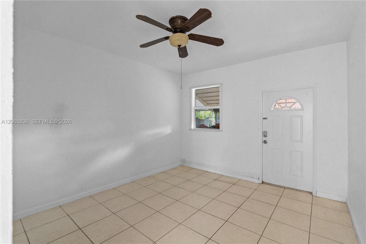 125 SE 2nd Ter, Hallandale Beach, FL 33009 Photo