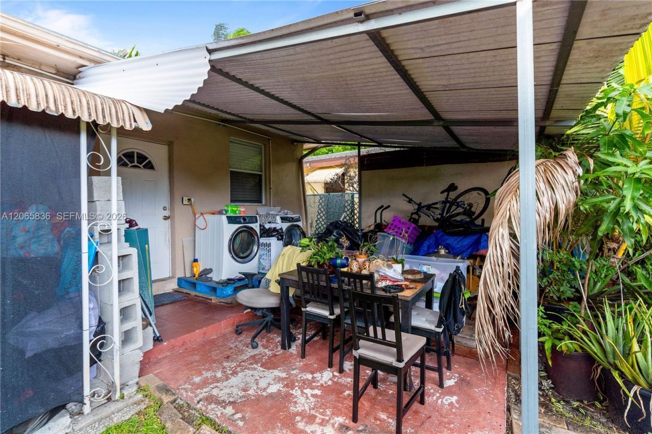 125 SE 2nd Ter, Hallandale Beach, FL 33009 Photo