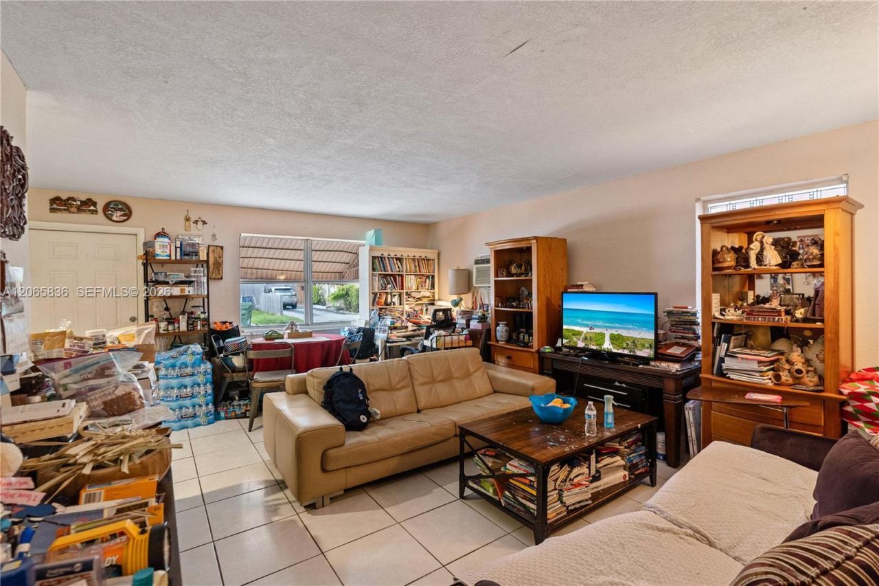 125 SE 2nd Ter, Hallandale Beach, FL 33009 Photo