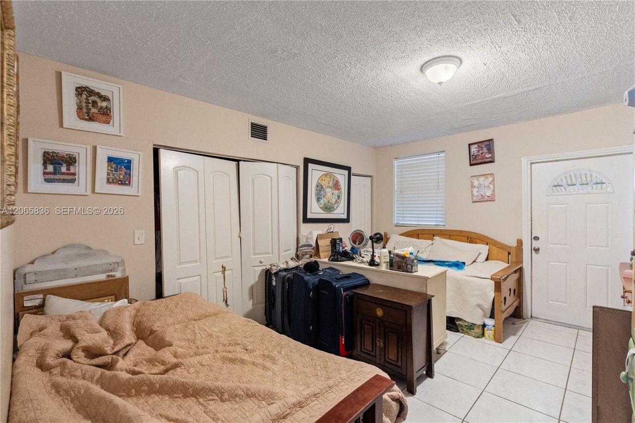 125 SE 2nd Ter, Hallandale Beach, FL 33009 Photo