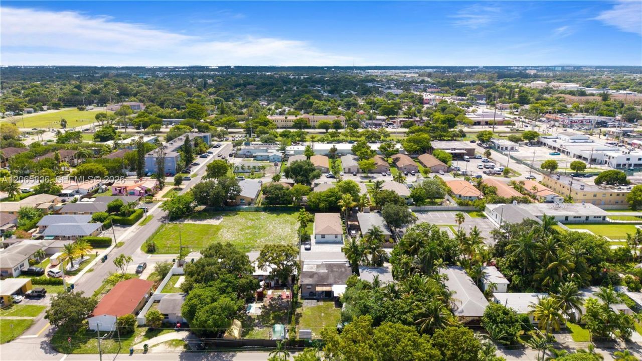 125 SE 2nd Ter, Hallandale Beach, FL 33009 Photo