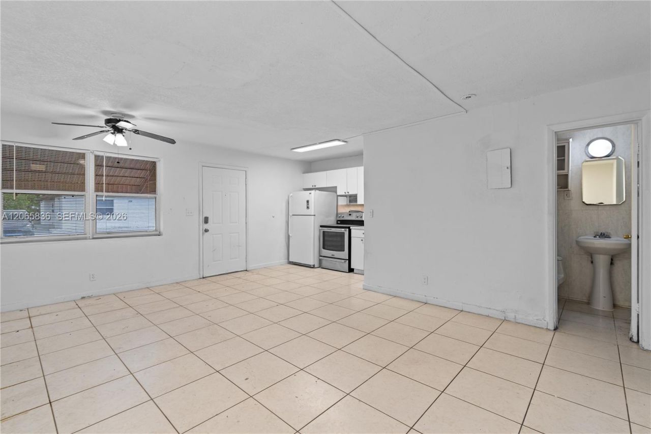 125 SE 2nd Ter, Hallandale Beach, FL 33009 Photo