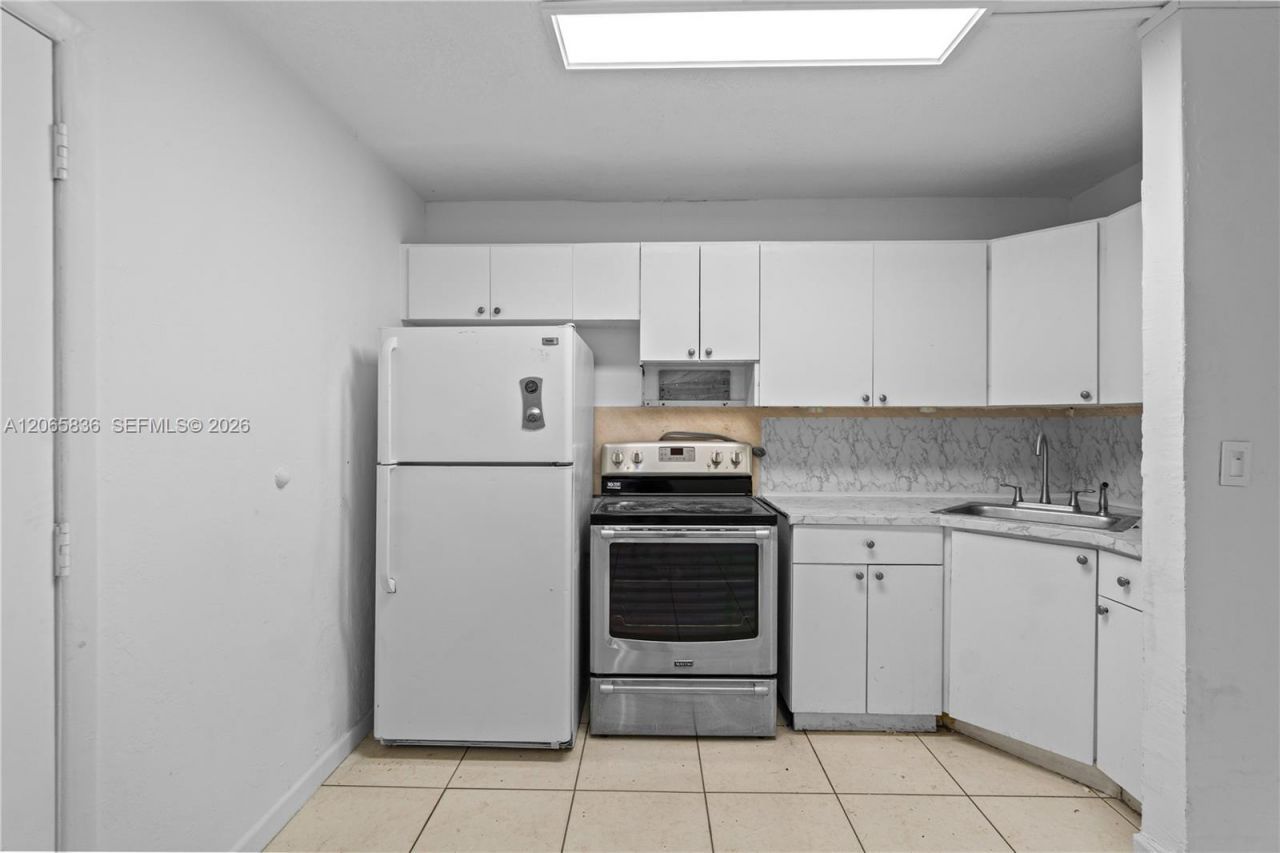 125 SE 2nd Ter, Hallandale Beach, FL 33009 Photo