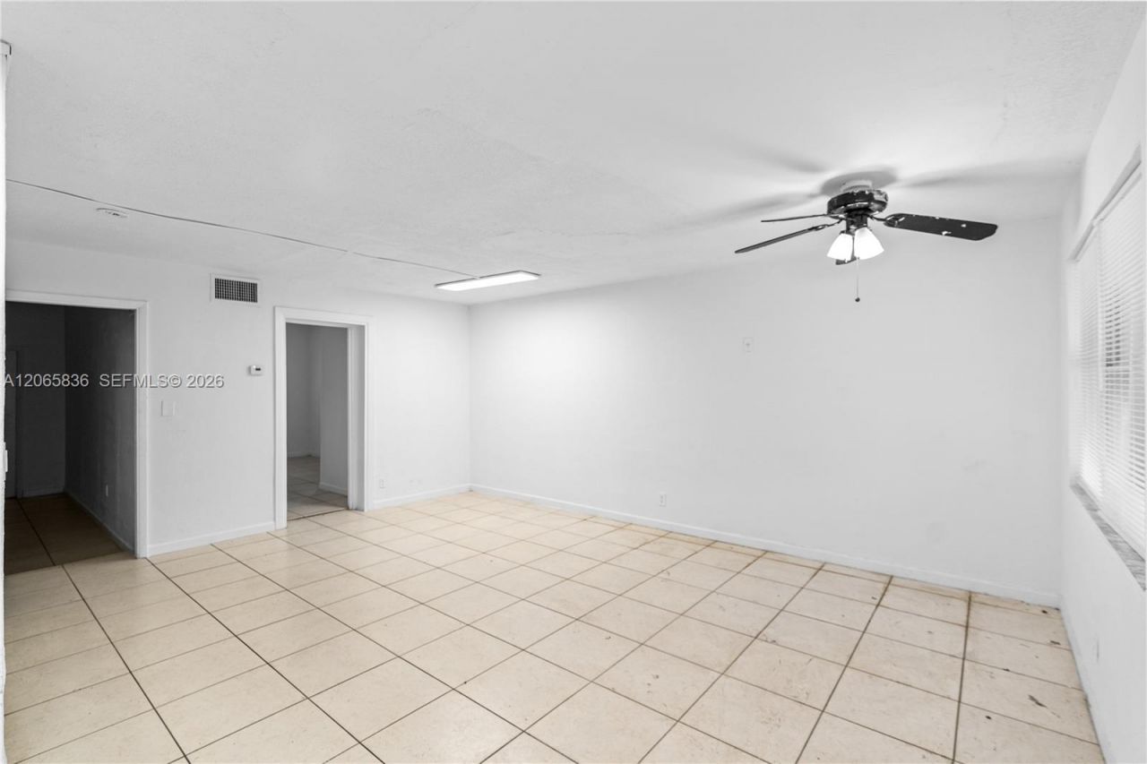 125 SE 2nd Ter, Hallandale Beach, FL 33009 Photo